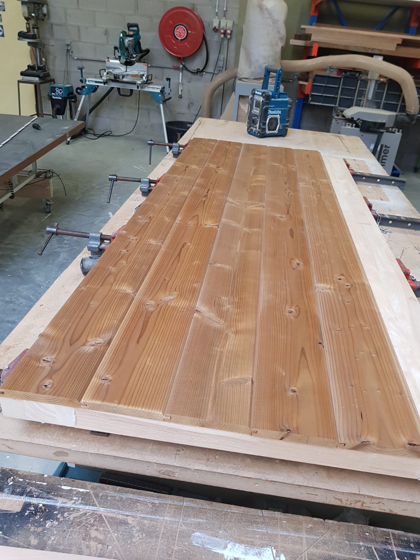 Vervanging kapeldeur met behoud van charnieren Boutersem - Vrago Interieur